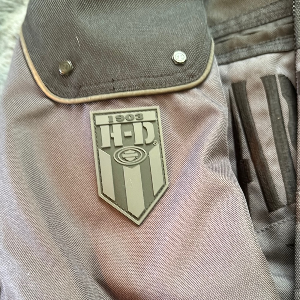 Harley-Davidson Gray and Black Performance Jacket - Picture 5 of 9